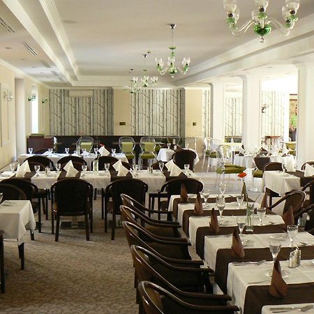 Old Lake Golf Hotel タタ エクステリア 写真